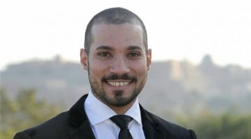 عبد الله رشدي يهاجم دعوات تقنين أوضاع عاملات الجنس بعد تصريحات متداولة