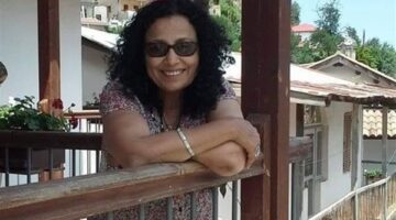 عفاف السيد تكشف تفاصيل رفض عاملة تنظيف استكمال عملها بسبب ديانتها المسيحية