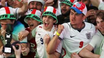 غرامات مالية تواجه آباء في بريطانيا بسبب اصطحاب أبنائهم لحضور مباريات المونديال
