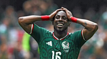 كينيونيس يرفض تمثيل بلده ويسجل اسمه في تاريخ المنتخب المكسيكي