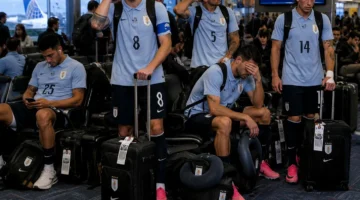 منتخب الأوروغواي يلغي طائرته الخاصة ويجبر لاعبيه على السفر بالرحلات التجارية