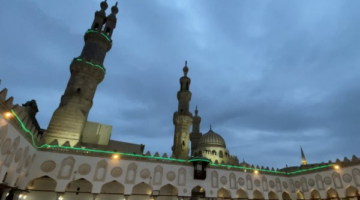 مواقيت الصلاة في القاهرة والإسكندرية والمحافظات وفق التوقيت المحلي لهذا اليوم‎