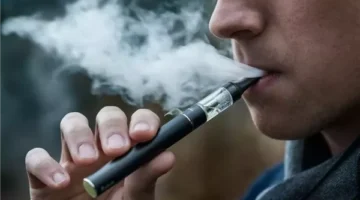 وزارة الصحة تحذر من مخاطر السجائر الإلكترونية وتكشف حقيقة كونها بديلًا آمنًا