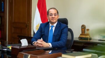 وزير المالية يحسم الجدل حول قيمة رسم مغادرة البلاد عند 100 جنيه