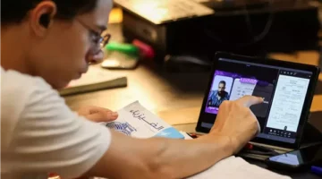 أستاذ جامعي يرسب 32 طالباً بعد كشف استخدامهم الذكاء الاصطناعي بتعليمات مخفية