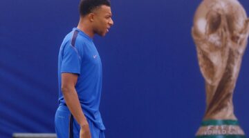 إصابة مبابي تثير قلق المنتخب الفرنسي قبل مواجهة إسبانيا في نصف النهائي