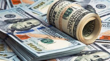 ارتفاع سعر الدولار في البنوك وتجاوز حاجز 51.54 جنيه بالسوق الموازية الثلاثاء