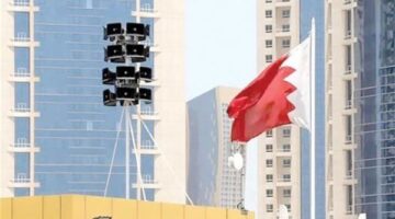 البحرين ترفع مستوى التأهب وتطلق صافرات الإنذار وتوجه المواطنين نحو الملاجئ