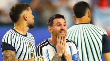 الفيفا يمنح الأرجنتين الضوء الأخضر لارتداء القميص الأزرق أمام منتخب إنجلترا