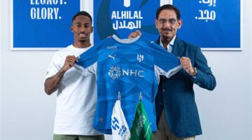 الهلال يدعم صفوفه بضم اللاعب الهولندي سمارفيل في سادس صفقات الفريق الصيفية