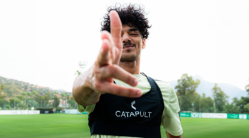 الهلال يضم الصرنوخ رسمياً بعد الاستفادة من هدية جوميز الثمينة