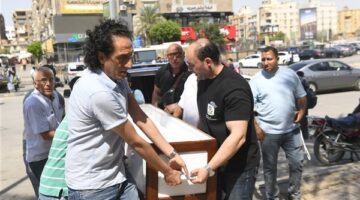 انهيار أسرة أحمد جلال عبد القوي في لحظات وداع مؤثرة بجنازته