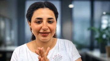 بعد أزمة تورتة الصليب.. فتاة قبطية تؤكد رفض مطبعتين تنفيذ تصميمات خاصة