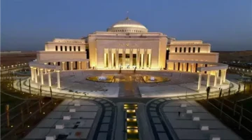 تحرك برلماني لمراجعة تراخيص اللوحات الإعلانية في القاهرة الجديدة بسبب التلوث البصري