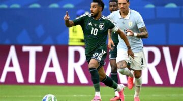 تقرير يثير الجدل حول احتمالية غياب سالم الدوسري عن قائمة السعودية بكأس الخليج