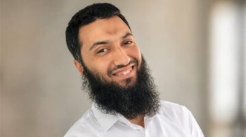 جدل واسع يلاحق داعية مصري بسبب إعلانه عن كورس تعدد الزوجات بـ400 جنيه