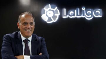 رئيس رابطة الدوري الإسباني يهاجم إنفانتينو ويحذر من خطورة انهيار صناعة كرة القدم