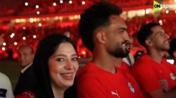 زوجة مصطفى زيكو تفاجئه بمشاعرها في عيد زواجهما واللاعب ينهار باكياً على الهواء