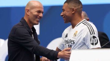 زيدان يتولى رسمياً مهام تدريب المنتخب الفرنسي بعد حسم الجدل حول مستقبله
