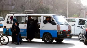 سائق ميكروباص ينقل الركاب مجاناً تزامناً مع مباراة مصر والأرجنتين