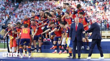 صحيفة الغارديان: استعراض ترامب ينهي فصلاً من الإسراف والأضرار في كأس العالم