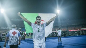 عيسى ماندي ينهي مسيرته الدولية مع منتخب الجزائر بعد رقم قياسي من المباريات