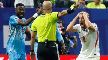 فيفا يستبعد عشرات الحكام من كأس العالم ونجاة ثنائي عربي من التصفية