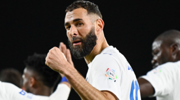 كريم بنزيما يغادر معسكر الهلال في النمسا عقب جدل القيد الآسيوي الأخير