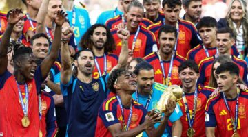 كم بلغت مكافأة المنتخب الإسباني المالية عقب التتويج بلقب كأس العالم؟