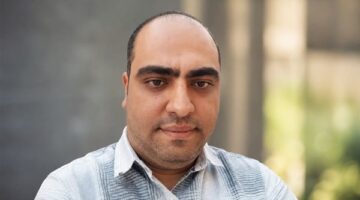 كيف تحول فيديو المسافر الروماني في المطار إلى حديث السوشيال ميديا خلال 24 ساعة؟