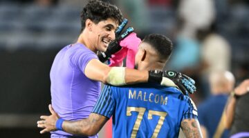 كيف تعامل ياسين بونو مع تحويله كلاعب آسيوي في صفوف نادي الهلال؟