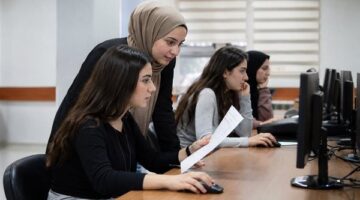 مؤشرات تنسيق المرحلة الأولى لطلاب علمي علوم بكليات الطب والأسنان والصيدلة