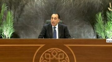 مدبولي يستعرض تفاصيل السيطرة على أزمة ميناء دمياط في 14 ساعة