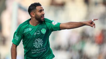 مستقبل رياض محرز مع الأهلي والغموض يلف اتصالات حسم مصير اللاعب الجزائري