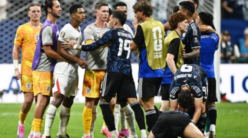 مشادة حادة بين بيلينغهام ولاعبي الأرجنتين عقب الخسارة أمام منتخب التانغو في الملعب