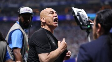 مشادة كلامية بين حسام حسن ومصور عقب هزيمة منتخب مصر أمام الأرجنتين
