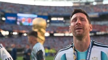 مشاهد مؤثرة لانهيار ليونيل ميسي عقب ضياع فرصة الاحتفاظ بلقب كأس العالم