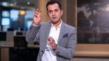 مطالبة محمد الدسوقي رشدي بإلغاء خانة الديانة بعد أزمة مكاري يونان الأخيرة