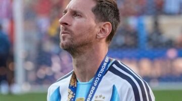 ميسي يوجه رسالة مؤثرة عقب خسارة الأرجنتين لقب كأس العالم أمام إسبانيا