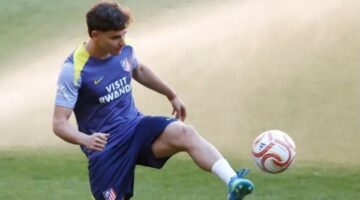 جوليان ألفاريز يبدأ الاستعداد للموسم مع أتلتيكو مدريد رغم مفاوضات برشلونة الجارية