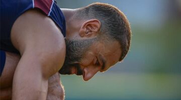 أداء محمد صلاح يثير إشادة الصحف التركية في أول ظهور مع طرابزون
