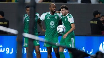 الأهلي يسترد خدمات محترفه قبل مواجهة الأنوار في بطولة كأس الملك