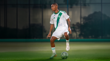 الأهلي يطلب فسخ عقد يايسله بعد الخسارة بثلاثية في الدوري السعودي