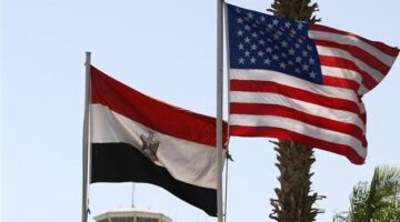 السفارة الأمريكية بالقاهرة تحذر رعاياها من اضطرابات السفر وتصعيد محتمل بالشرق الأوسط