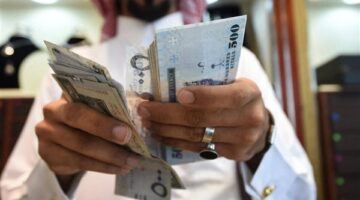 تباين أسعار الريال السعودي في البنوك مع رصد أعلى وأقل مستويات التداول