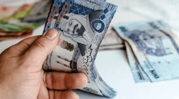 تطورات أسعار الريال السعودي في البنوك المصرية والبنك المركزي خلال تعاملات الثلاثاء