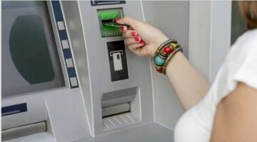 تعديلات جديدة على رسوم السحب والحد الأقصى اليومي من ماكينات الصراف الآلي