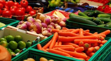 تغيرات في أسعار الخضار بسوق العبور بينها البطاطس والثوم بأسواق اليوم