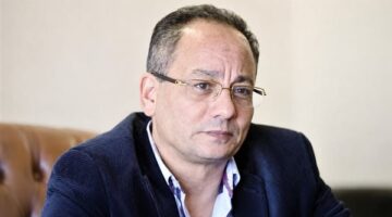 عماد جاد يحذر من تزايد هجرة الأقباط ويتساءل عن مستقبل مصر بدونهم