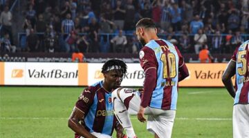 محمد صلاح يواصل التألق ويسجل ثنائية مثيرة للجدل في شباك المنافس بتركيا
